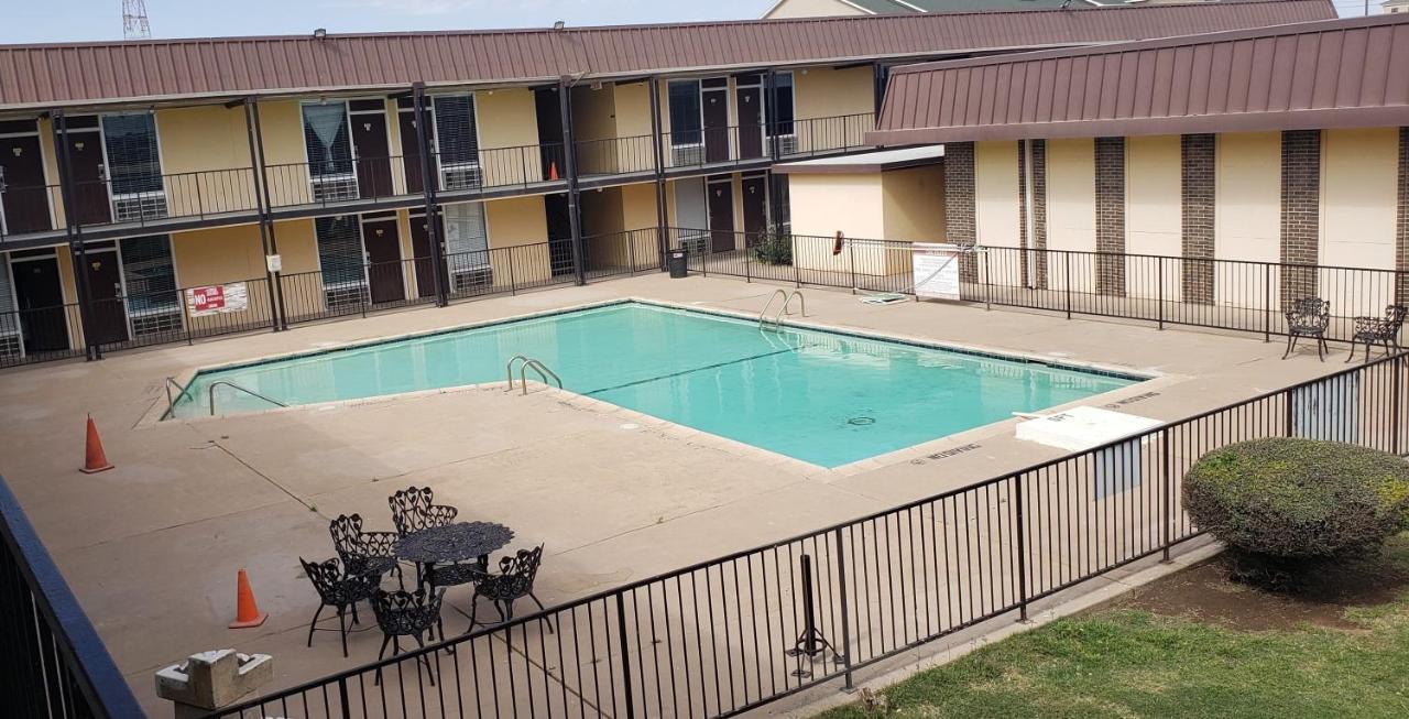 West Texas Inn & Suites Midland Exterior photo